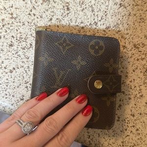Louis Vuitton Change wallet